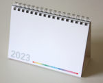 Aufgestelleter Tischkalender 2023