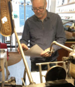 Jens Peter Buchwald Buchdrucker, Letterpress beim Druck der Textblätter für das TAROT Künstlerbuch von Alexandra Seils